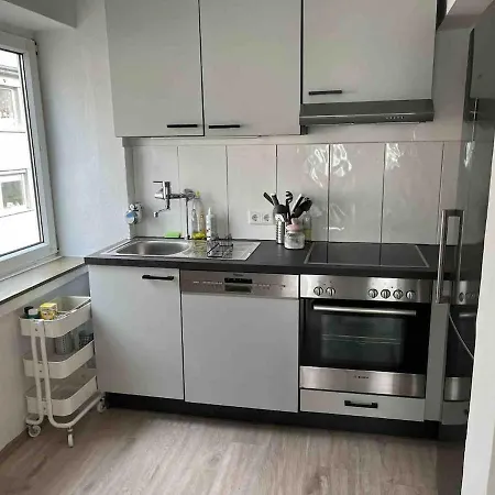 Flat, Near Main Station & Shopping *